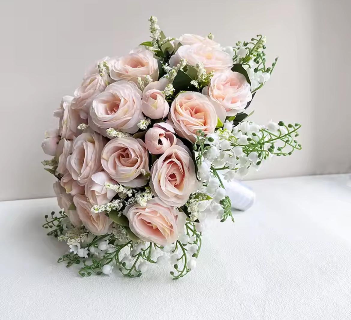 Wedding Package Valley Champagne 4x Bridesmaids Bouquets Package - Image 3