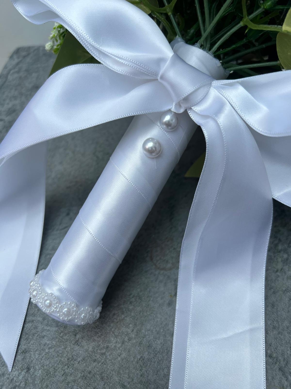 Wedding Flower Package White Bride Bouquet 3x Bridesmaids Bouquets 6x White Buttonholes - Image 7