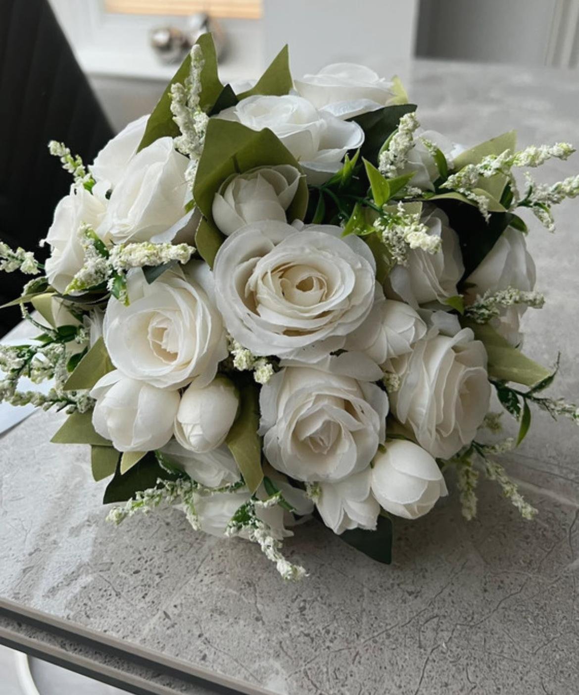 White 5x Bridesmaids Bouquets Package - Image 6